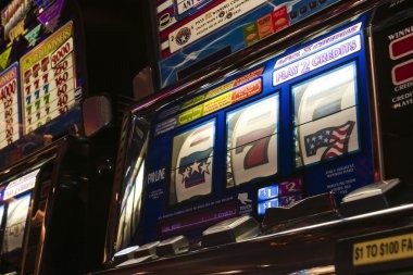 Evolution Gaming mobile interface showing live dealer table on yuhu